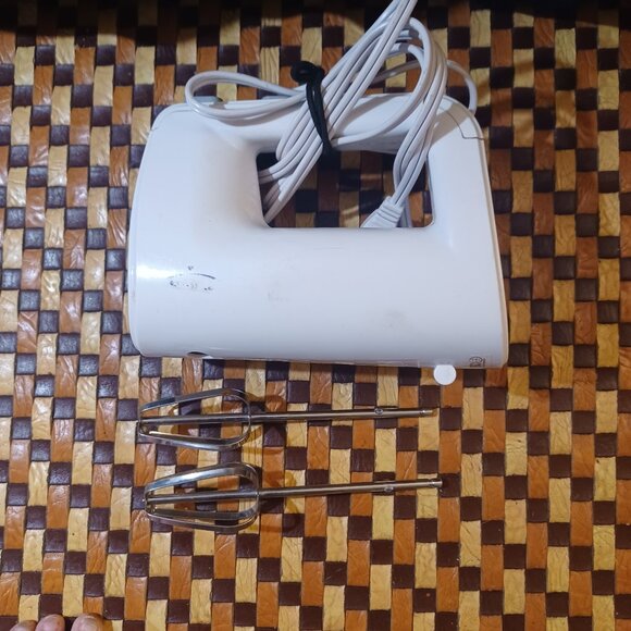 Electric Hand Mixer Multi Speed - Picture 2 of 2